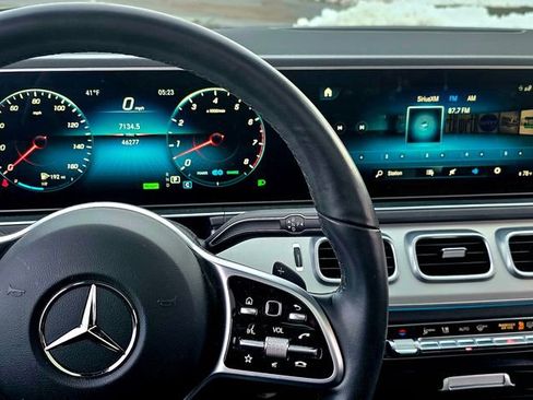 Used 2022 Mercedes-Benz GLE 450 4MATIC image 3