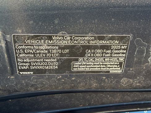 Used 2025 Volvo V60 B5 Cross Country Plus image 9