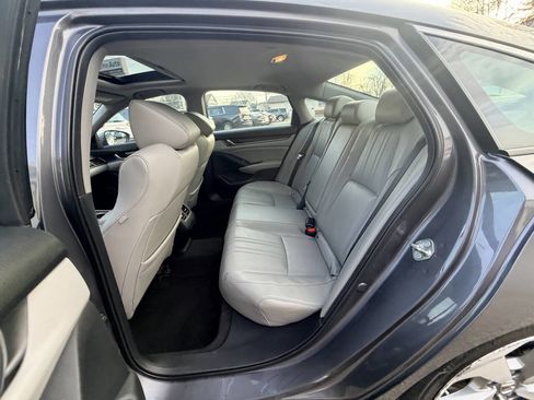 Used 2018 Honda Accord Touring image 42