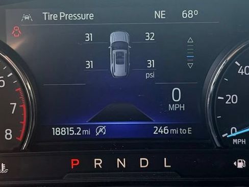 Used 2023 Ford Explorer XLT AWD/4WD image 15