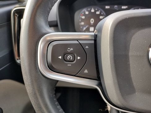 Used 2020 Volvo XC40 T4 Momentum FWD image 22