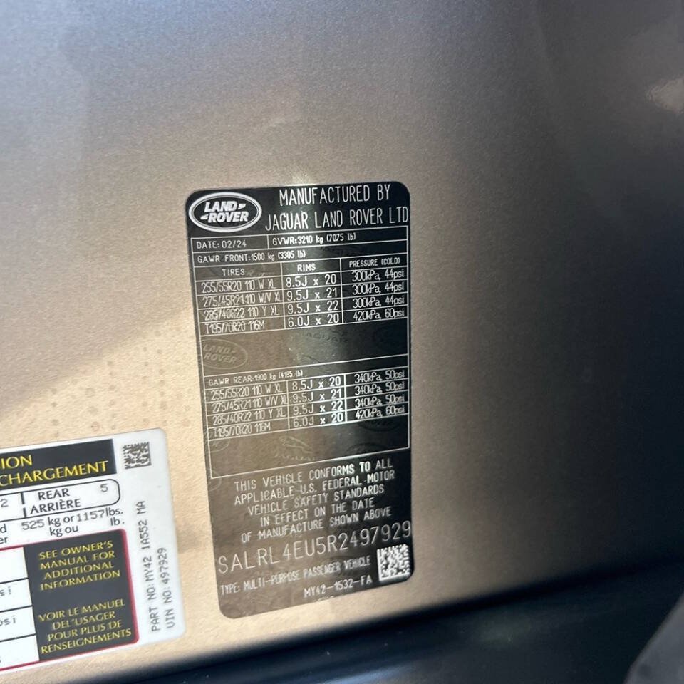 Used 2024 Land Rover Discovery Dynamic SE AWD/4WD image 64