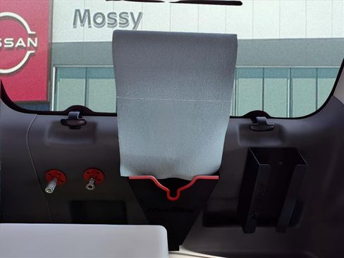 Used 2013 Nissan NV 3500 SL w/ Technology Pkg image 27