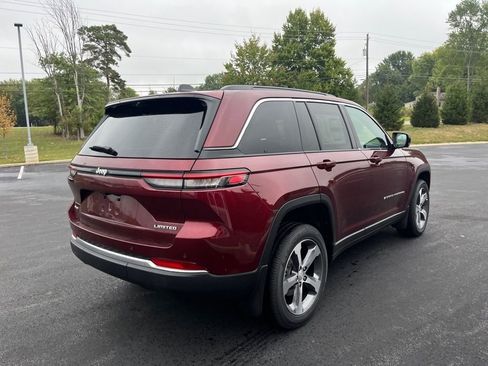 New 2025 Jeep Grand Cherokee Limited w/ Luxury Tech Group II AWD/4WD image 5