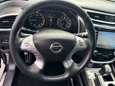 Used 2018 Nissan Murano SV AWD/4WD image 16