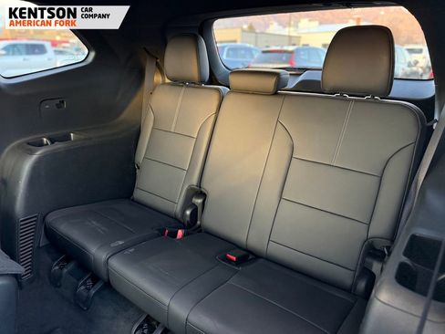 Used 2025 GMC Acadia Elevation w/ Elevation Premium Package image 5