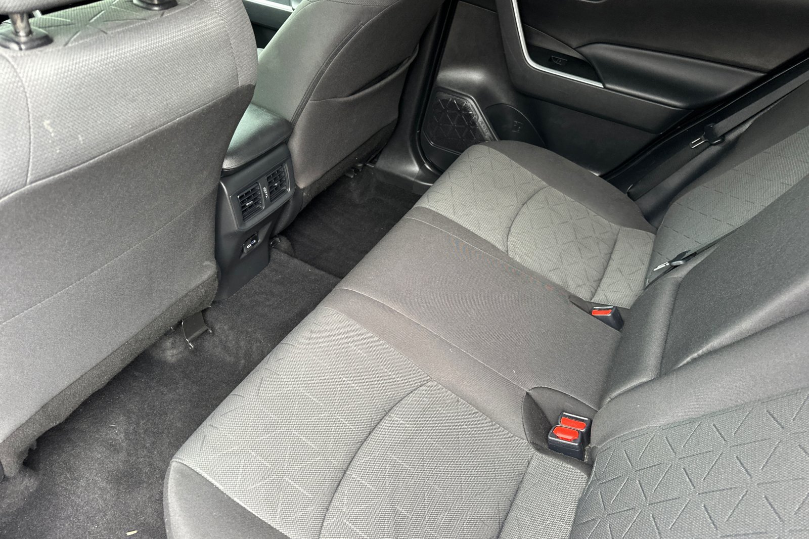 Used 2022 Toyota RAV4 XLE w/ Convenience Package AWD/4WD image 12