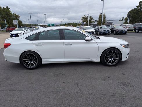 Used 2019 Honda Accord Sport image 6