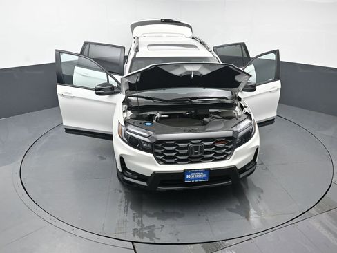 Certified 2023 Honda Passport TrailSport image 58