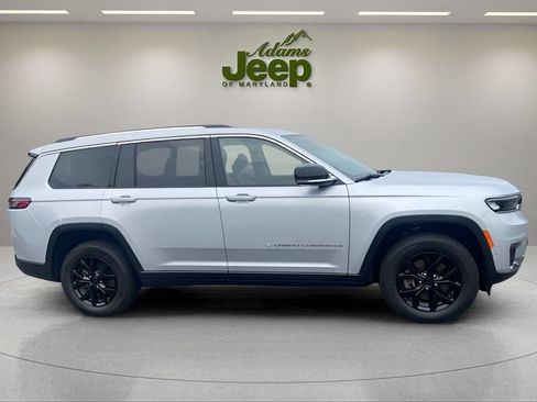 Used 2023 Jeep Grand Cherokee L Limited w/ Luxury Tech Group II AWD/4WD image 14