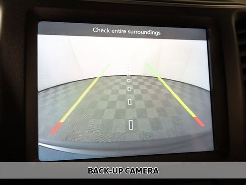 Used 2019 Jeep Cherokee Trailhawk w/ Cold Weather Group image 4