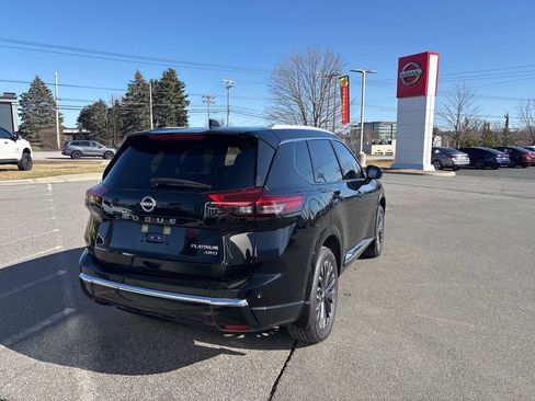 Used 2024 Nissan Rogue Platinum w/ Platinum Premium Package image 8