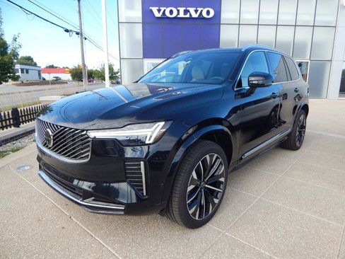 New 2026 Volvo XC90 B5 Plus image 2