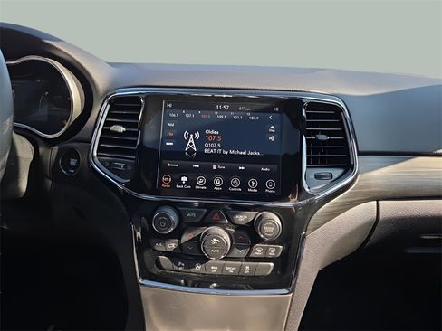 Used 2019 Jeep Grand Cherokee Altitude image 15