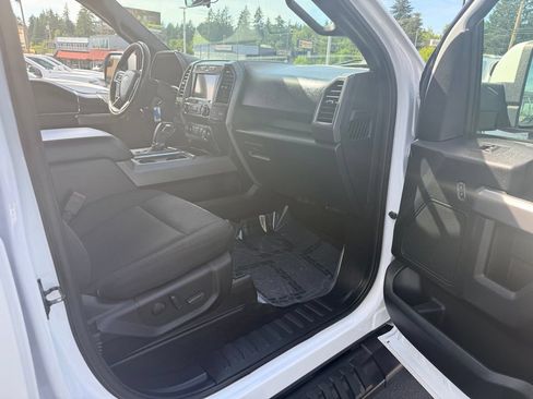Used 2020 Ford F150 XLT w/ Equipment Group 302A Luxury AWD/4WD image 32