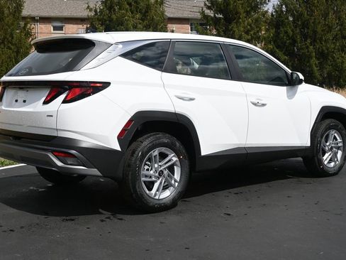 Used 2025 Hyundai Tucson SE image 8