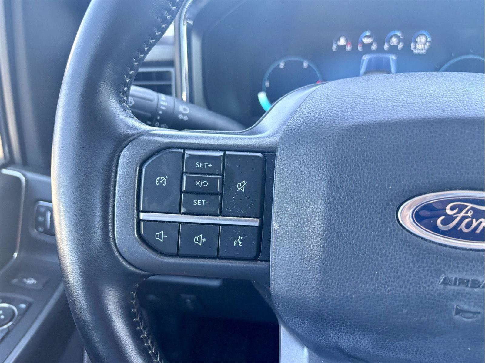 Used 2023 Ford F250 Lariat w/ Sport Appearance Package AWD/4WD image 19