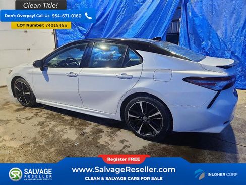 Used 2019 Toyota Camry XSE image 3