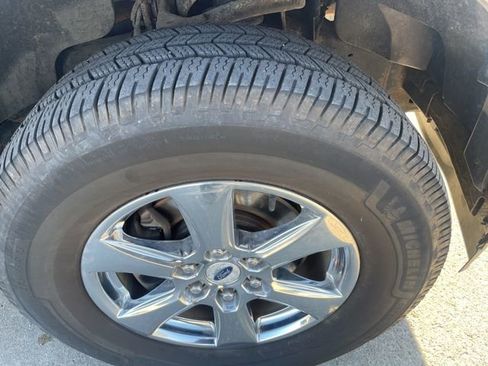 Used 2018 Ford F150 Lariat w/ Equipment Group 502A Luxury AWD/4WD image 18