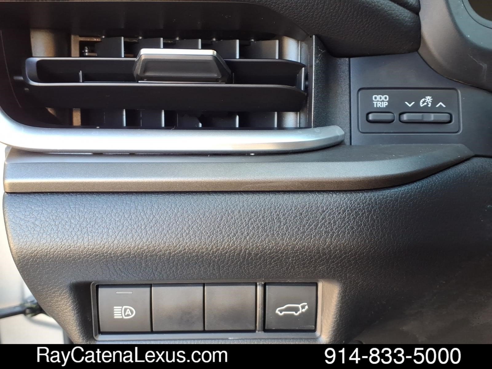 Used 2024 Toyota Grand Highlander AWD image 11
