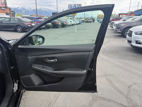 Used 2024 Nissan Sentra SV FWD image 25