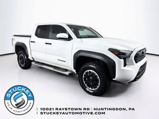 Used 2024 Toyota Tacoma TRD Off-Road w/ TRD Off Road Upgrade Package AWD/4WD video 1