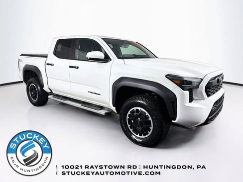 Used 2024 Toyota Tacoma TRD Off-Road w/ TRD Off Road Upgrade Package AWD/4WD image 1