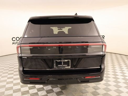New 2025 Lincoln Navigator L Reserve image 23