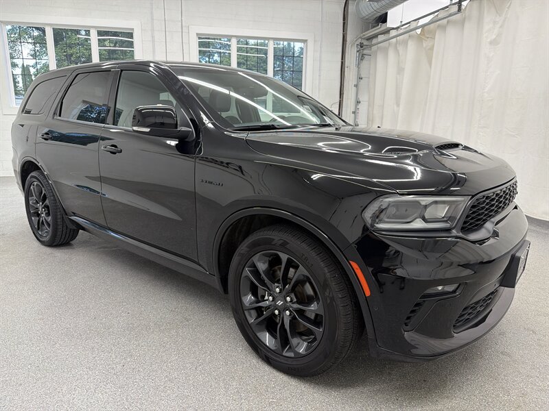 Used 2022 Dodge Durango R/T w/ Blacktop Package AWD/4WD image 3