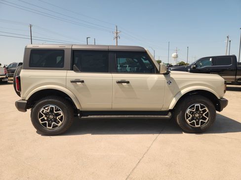 New 2026 Ford Bronco Outer Banks AWD/4WD image 7
