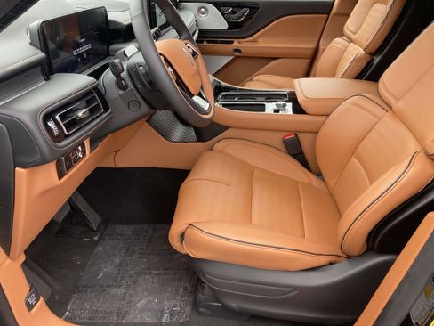 New 2025 Lincoln Aviator Black Label w/ Jet Appearance Package image 21