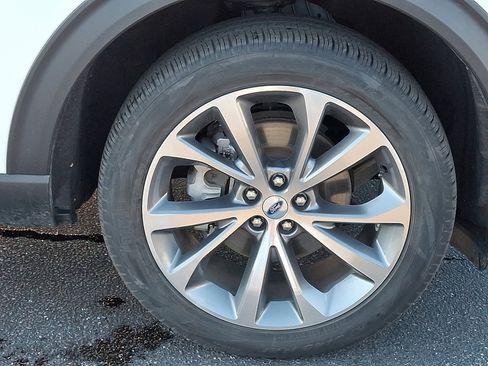 Used 2025 Ford Explorer Platinum w/ Ultimate Package image 8