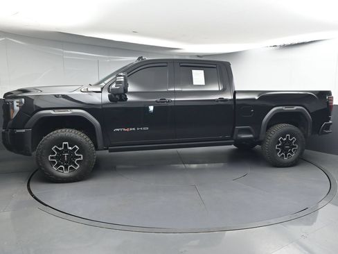 Used 2024 GMC Sierra 2500 AT4X AWD/4WD image 4