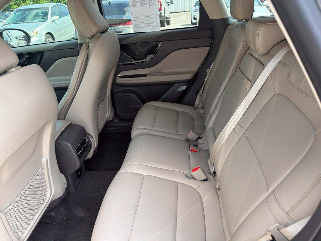 Used 2024 Lincoln Corsair FWD image 9