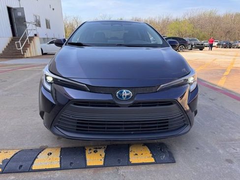 Used 2024 Toyota Corolla LE image 3