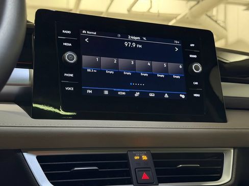 New 2026 Volkswagen Taos SE AWD/4WD image 16