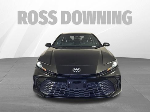 Used 2025 Toyota Camry SE FWD image 2