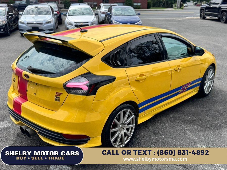 Used 2017 Ford Focus ST FWD image 5