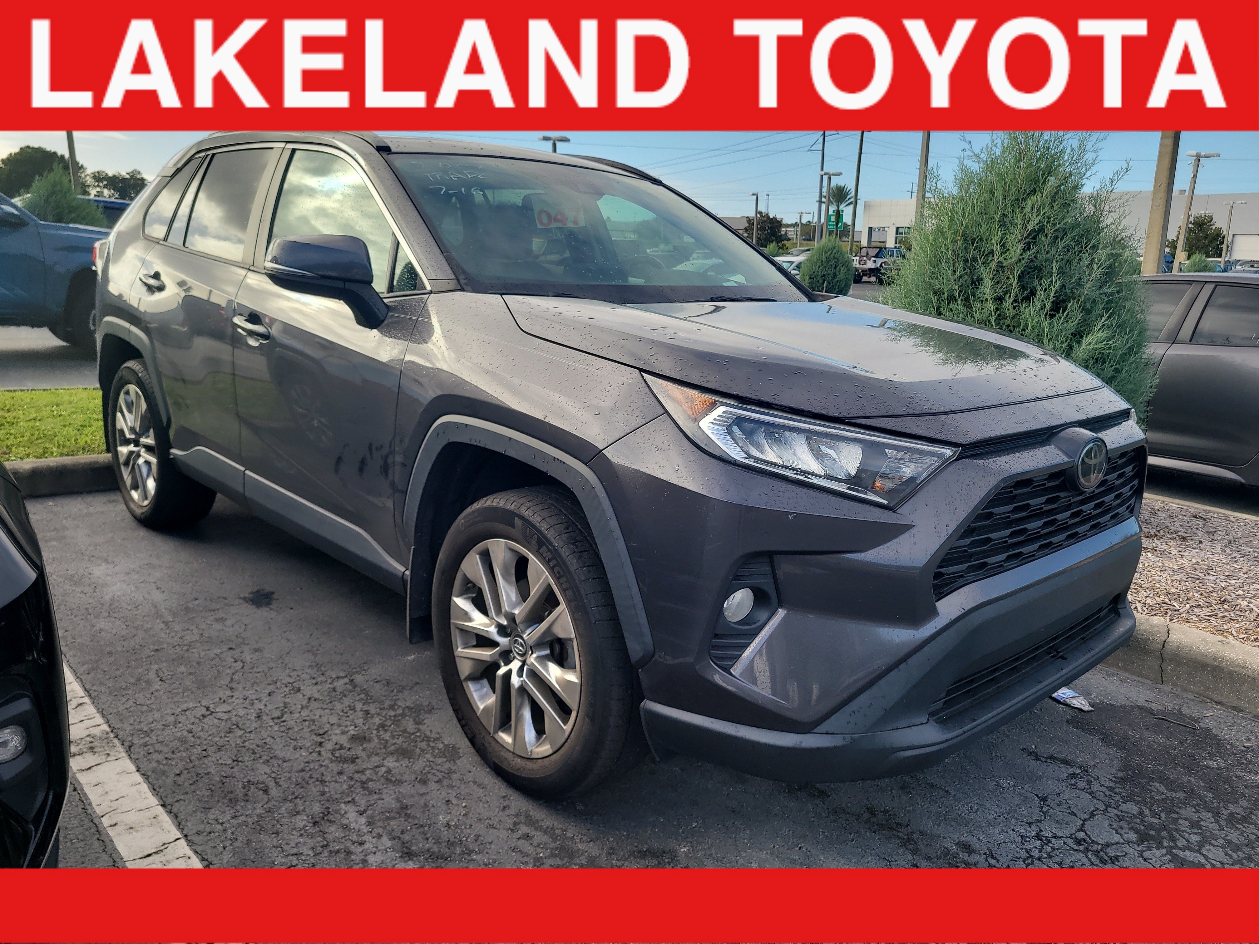 Used 2019 Toyota RAV4 XLE Premium FWD image 1