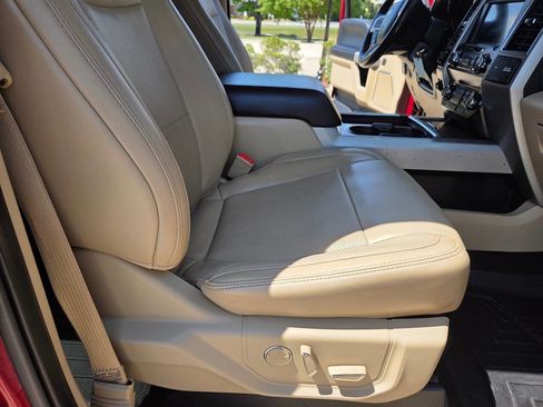 Used 2019 Ford F350 Lariat w/ Lariat Value Package AWD/4WD image 11