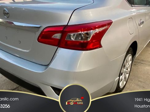 Used 2019 Nissan Sentra S FWD image 18
