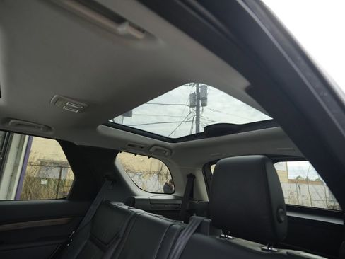 Used 2018 Land Rover Discovery HSE image 19