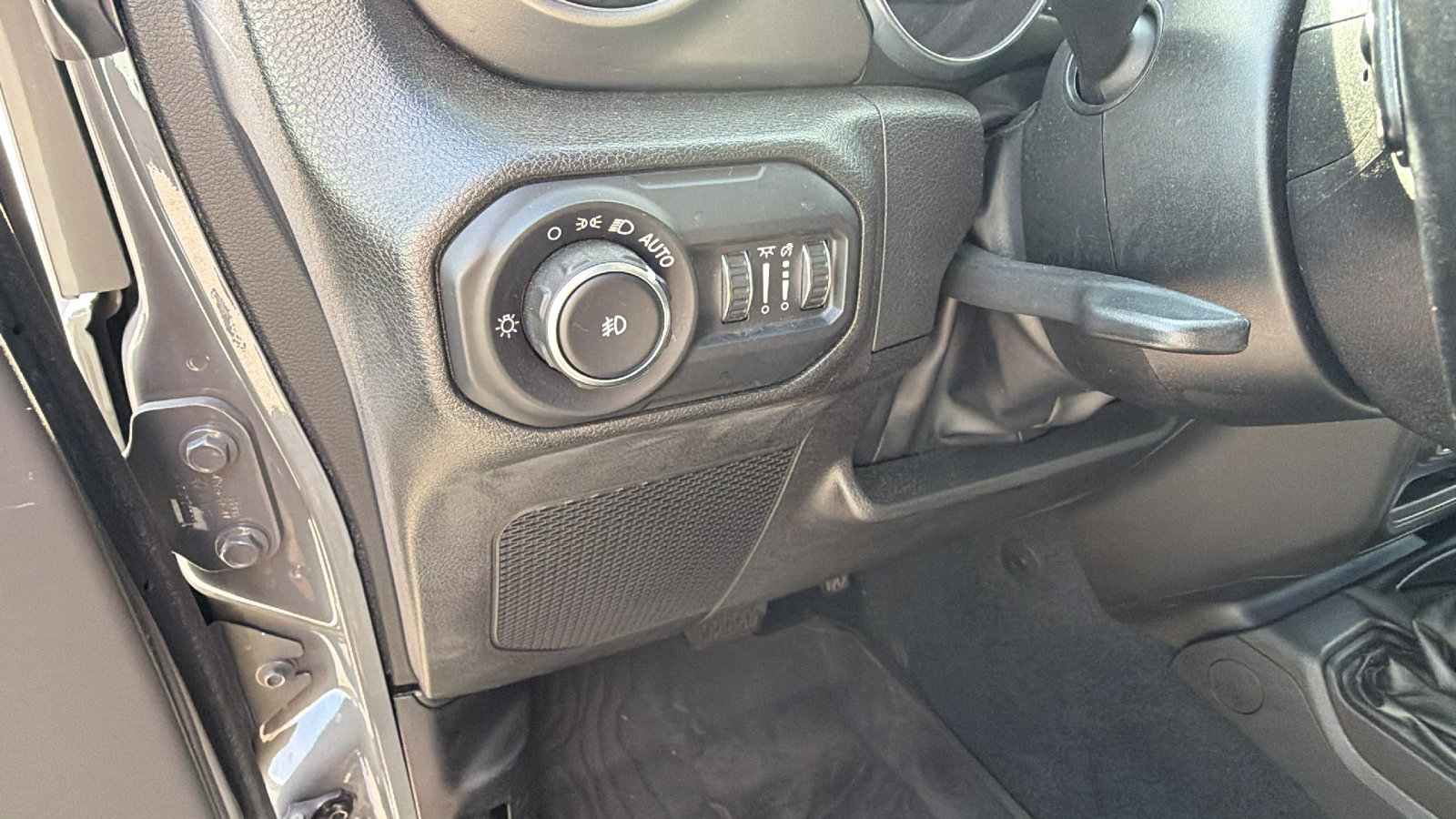 Used 2022 Jeep Wrangler Unlimited Sport AWD/4WD image 25