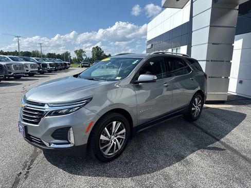 Used 2023 Chevrolet Equinox Premier AWD/4WD image 3