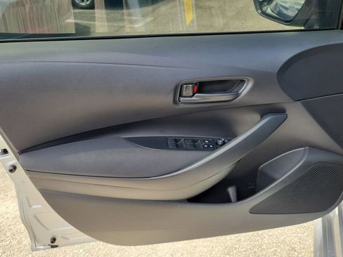 Used 2025 Toyota Corolla LE image 11