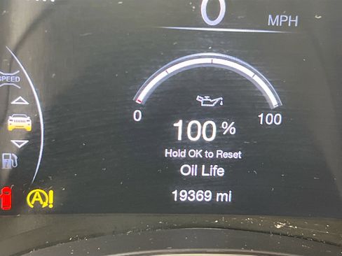 Used 2022 Jeep Grand Cherokee Laredo X image 12