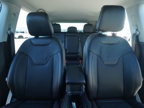 Used 2022 Jeep Compass Latitude image 33