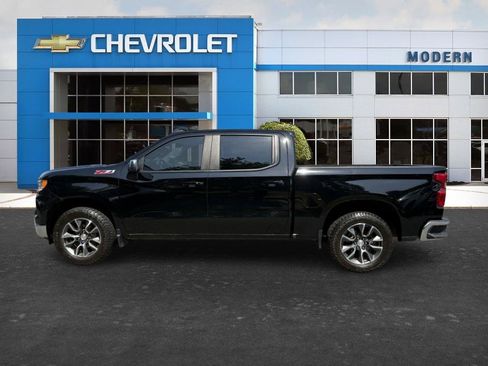 Used 2023 Chevrolet Silverado 1500 LT AWD/4WD image 2