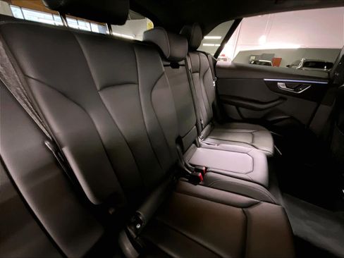 Used 2020 Audi Q8 Premium Plus w/ Premium Plus Package image 27