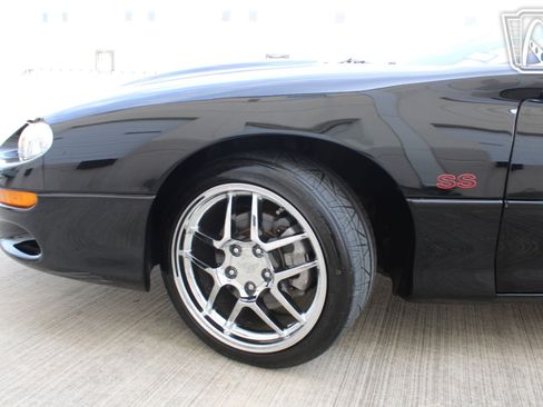 Used 2002 Chevrolet Camaro Z28 w/ SS Performance/Appearance Pkg RWD image 37